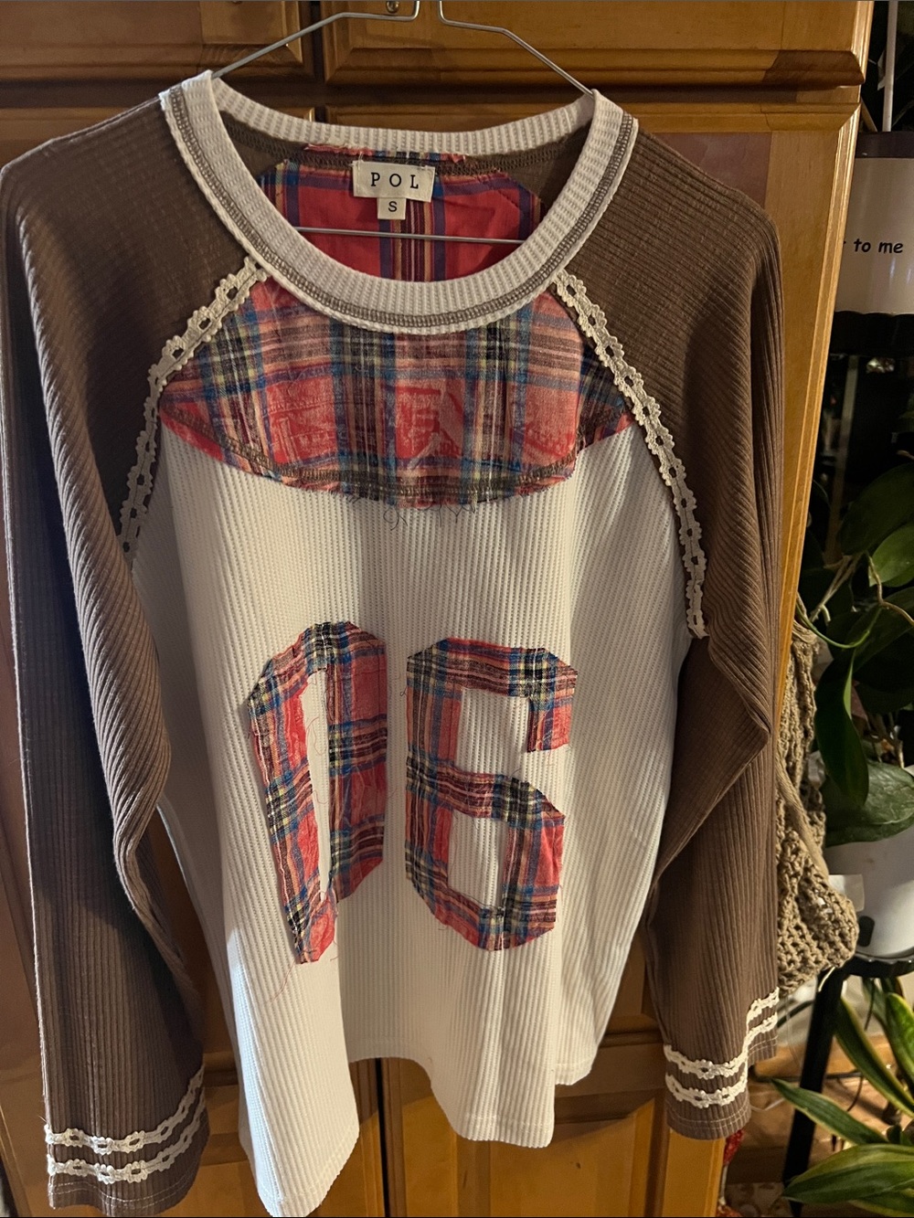POL Raglan Varsity Knit Top with Plaid '06 Graphic— Size small - Picture 5 of 8